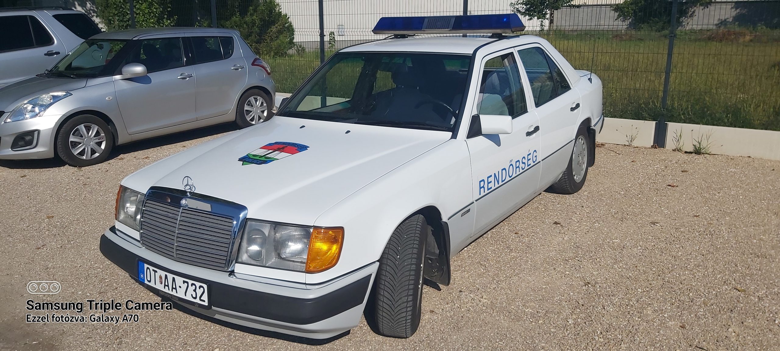 Mercedes W124 Rendőrségi