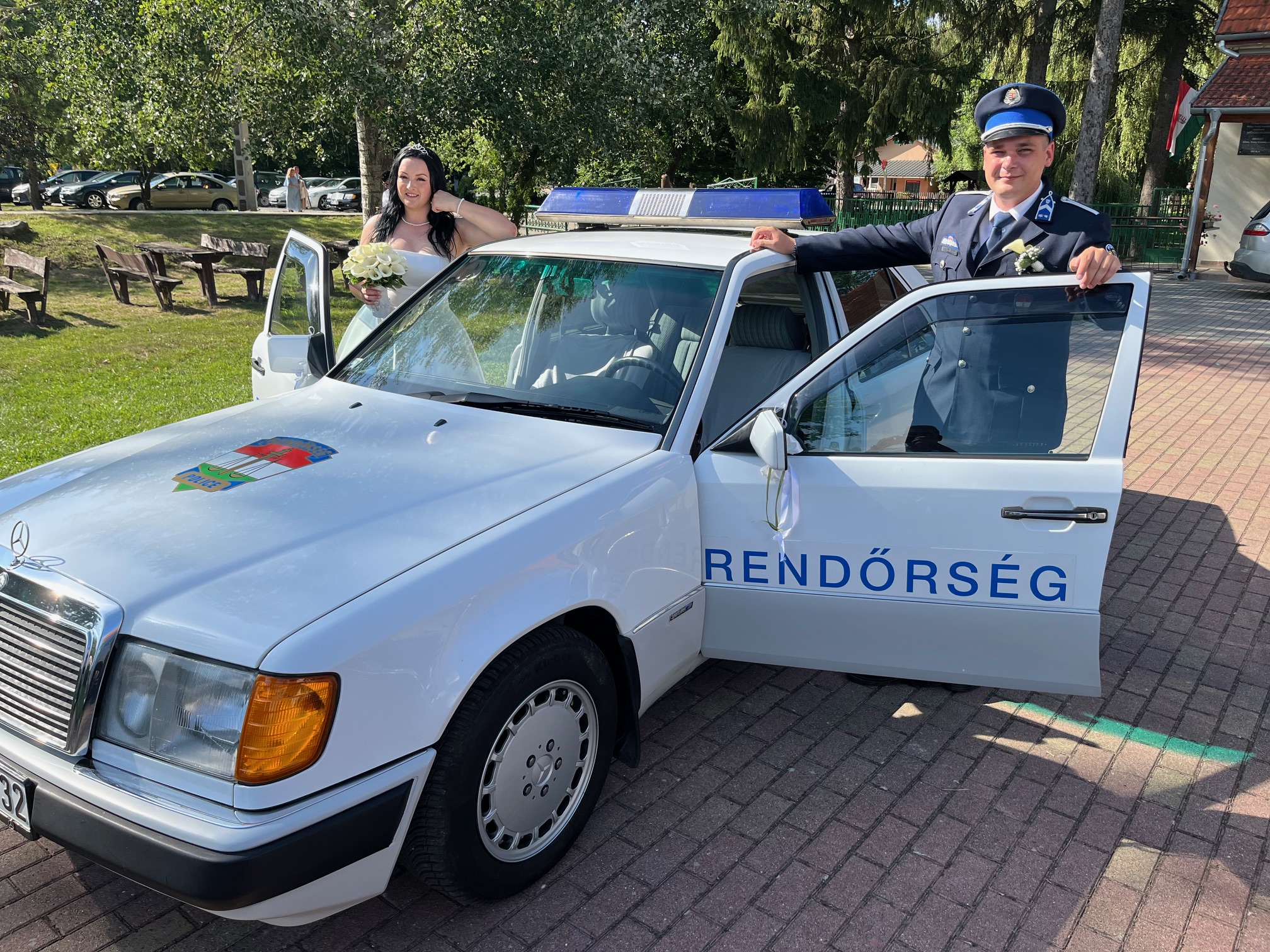 Mercedes W124 Rendőrségi