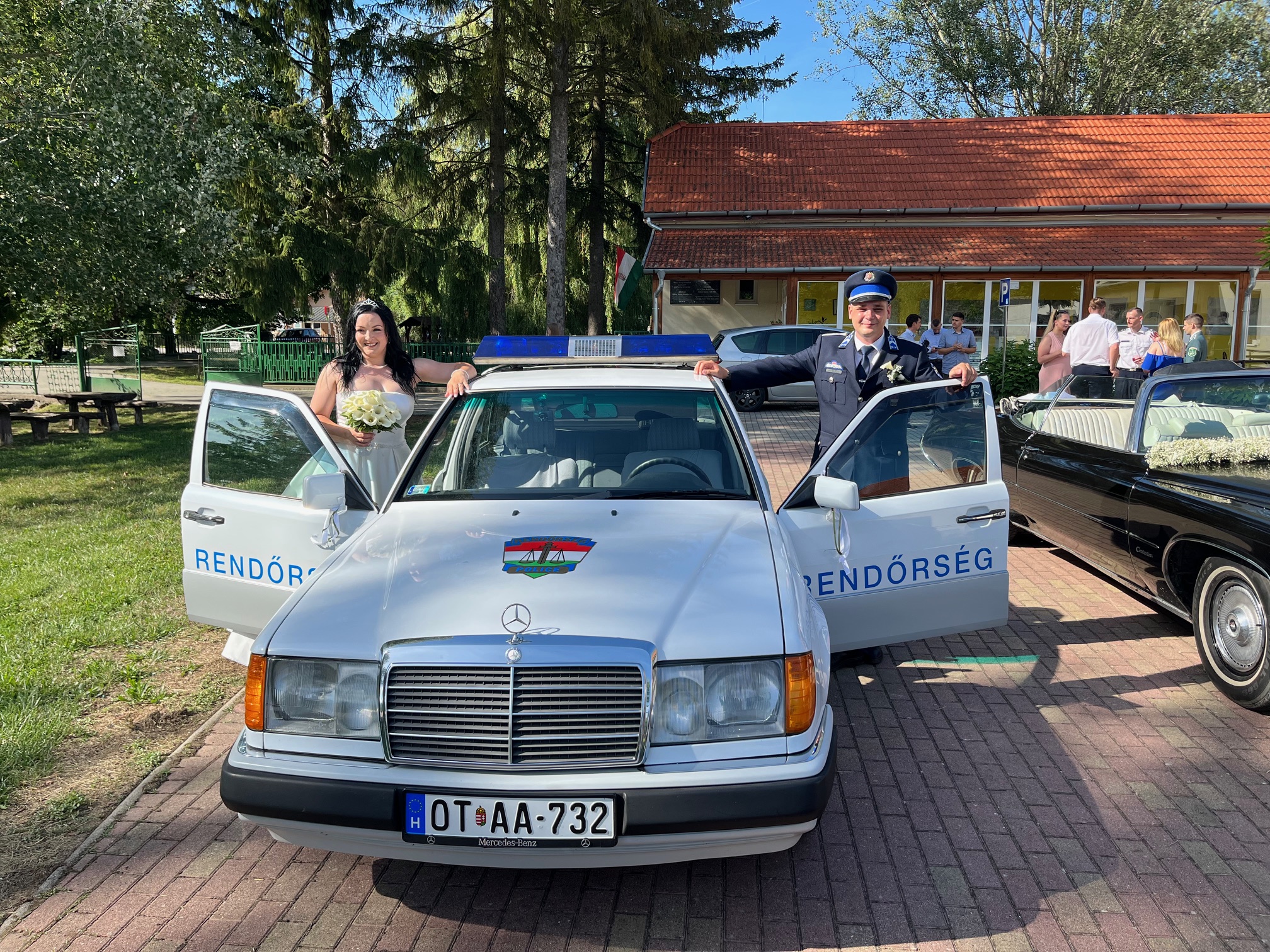 Mercedes W124 Rendőrségi